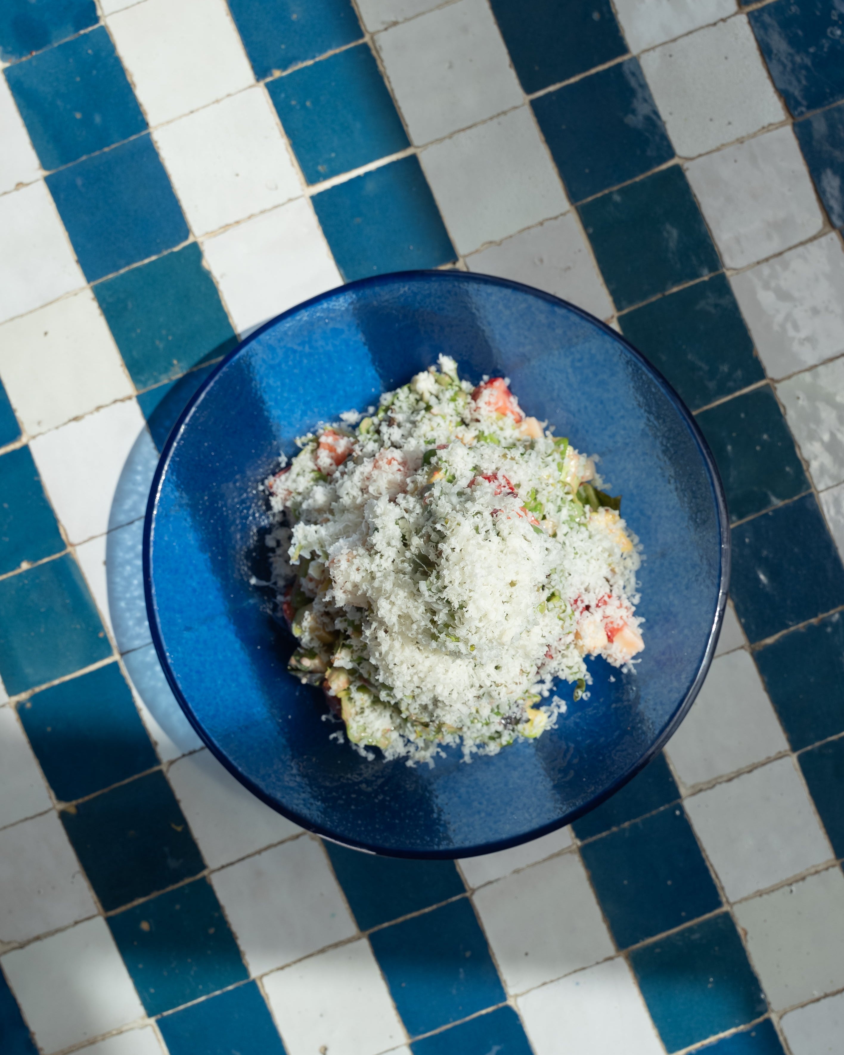 BETTY BLUE Cam Tabak (Ø24.5cm)